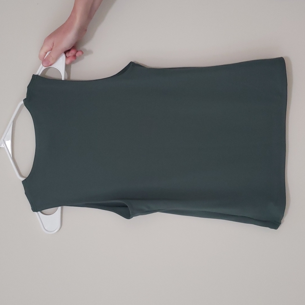 Express Tank Top - Picture 2 of 4